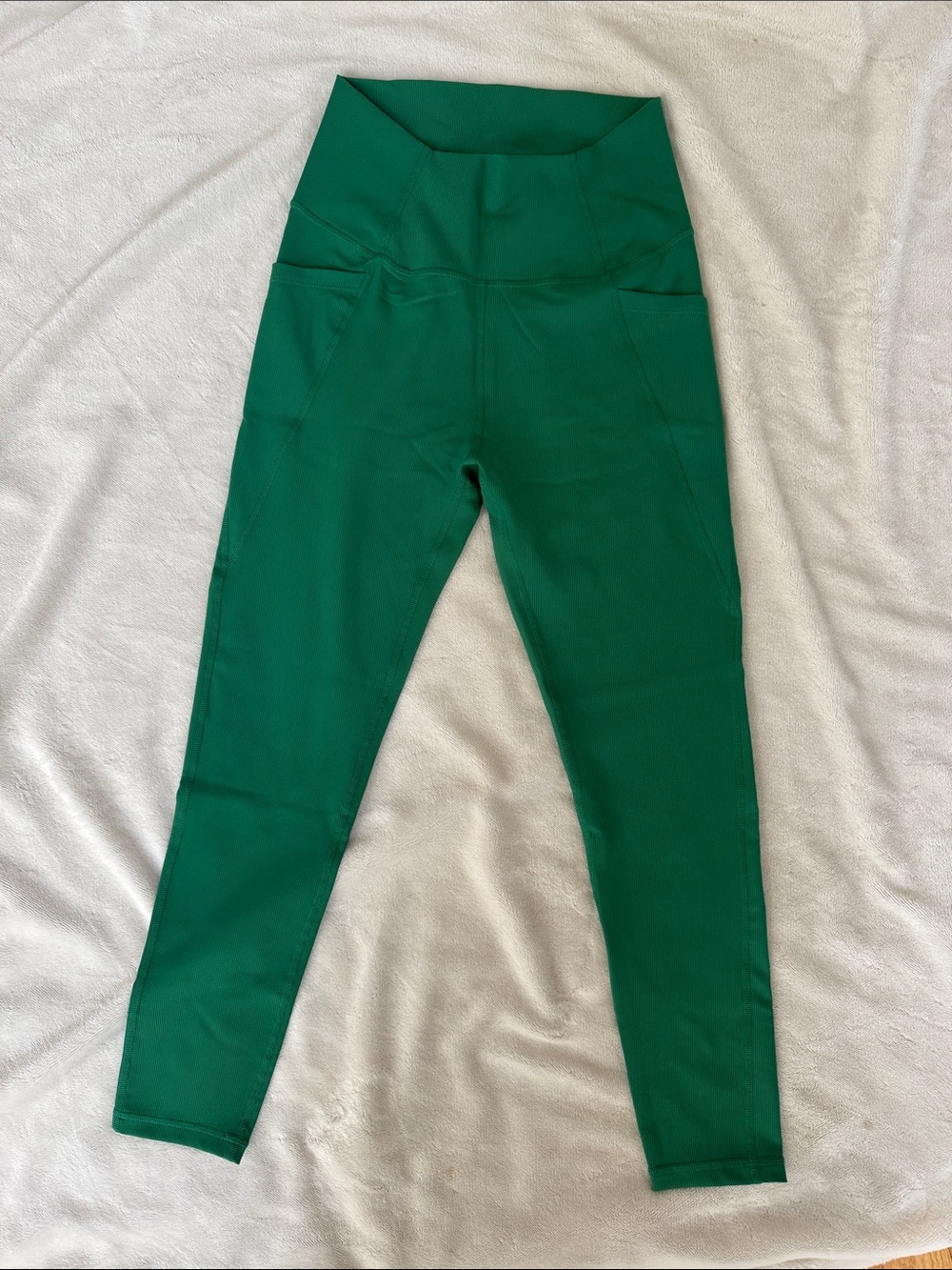 Wilo the label Green ribbed high rise women’s leggings-size L (BNWT)
